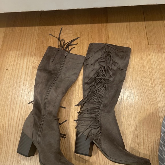 Grey suede boots with fringes size 7 - Picture 2 of 6
